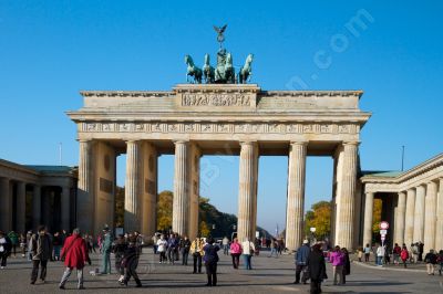 Jadis porte de la ville vers l'ouest,aujourd'hui emblme au centre de Berlin - Photo libre de droit - PABvision.com