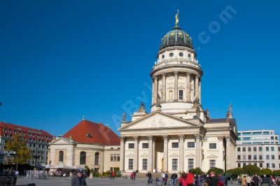 Berlin, l'glise franaise sur la place Gendarmenmarkt - Photo libre de droit - PABvision.com